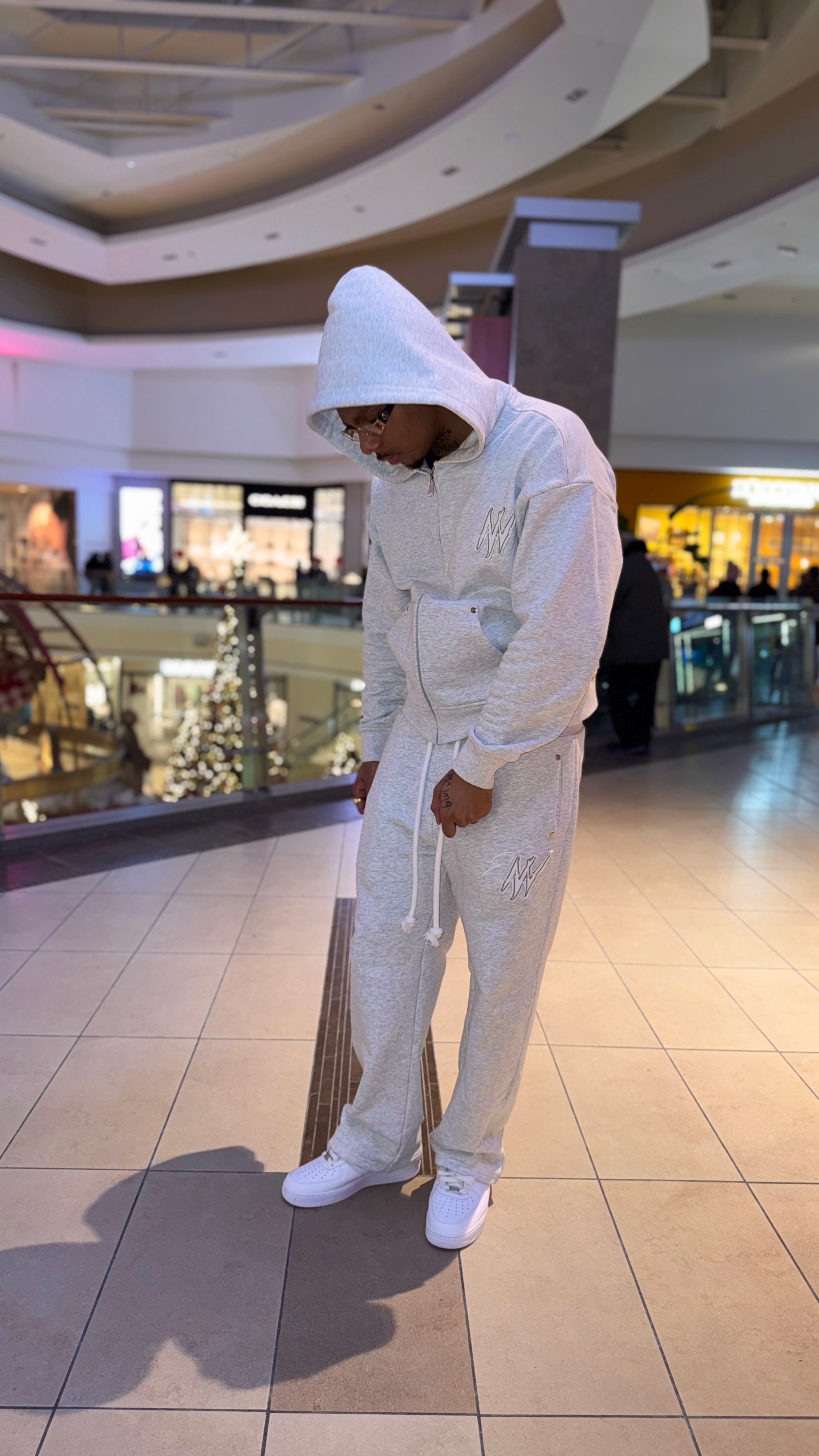 TIMELESS GREY SWEATPANTS